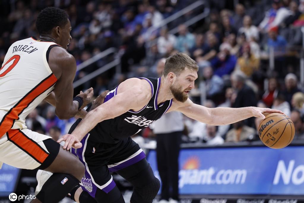 德罗赞37分小萨三双 拉文43+4国王力克活塞迎3连胜